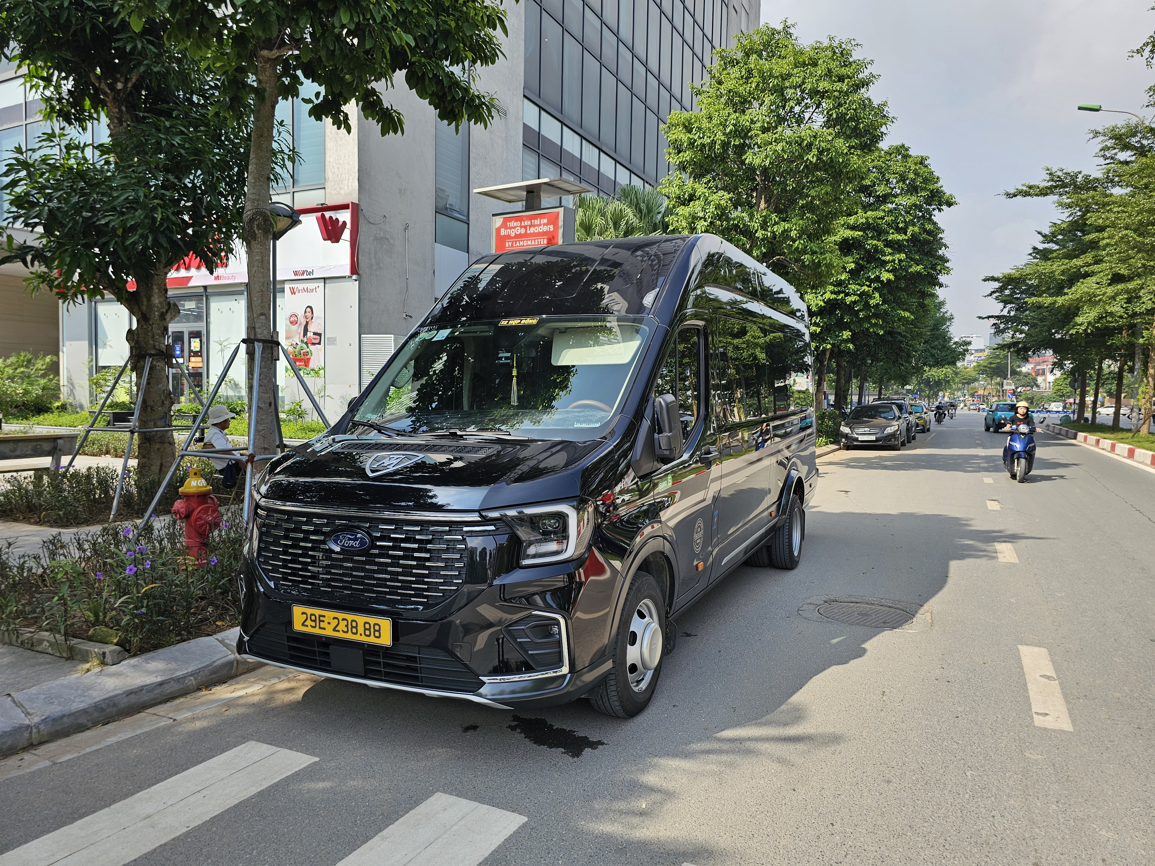 Thuê xe 9 chỗ Limousine